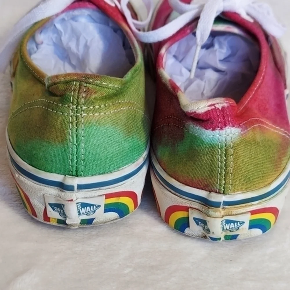 Vans  Red Green‎ Yellow Tie-Dye Rainbow Motif Decorates around the rim Sneakers